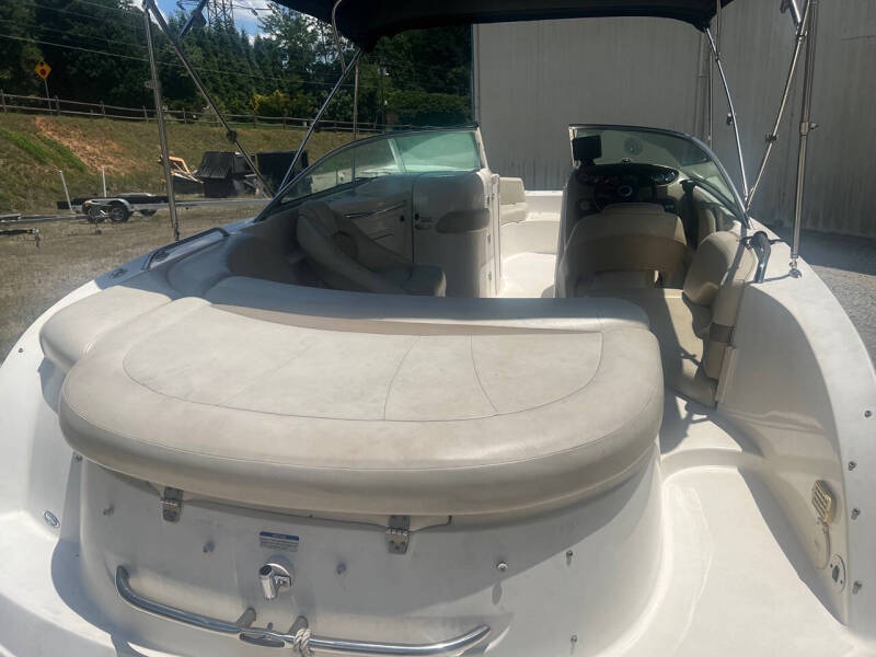 2004 Chaparral 236 Sunesta