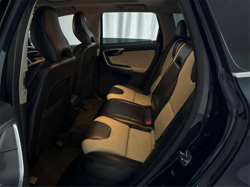 2017 Volvo XC60 T6 Dynamic