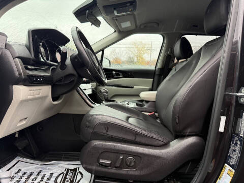 2023 Kia Carnival EX