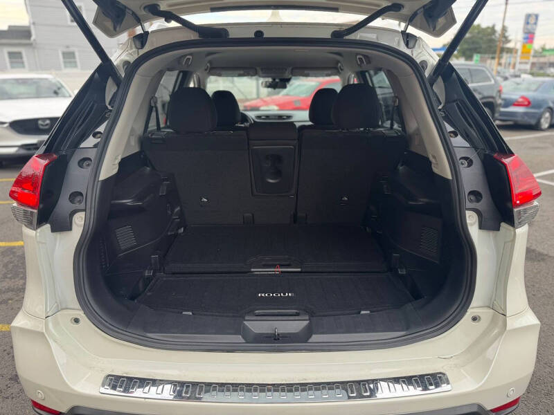 2020 Nissan Rogue SV