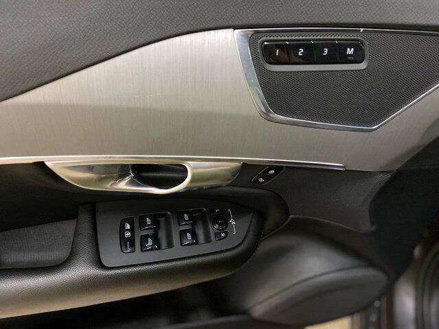 2023 Volvo XC90 B5 Core