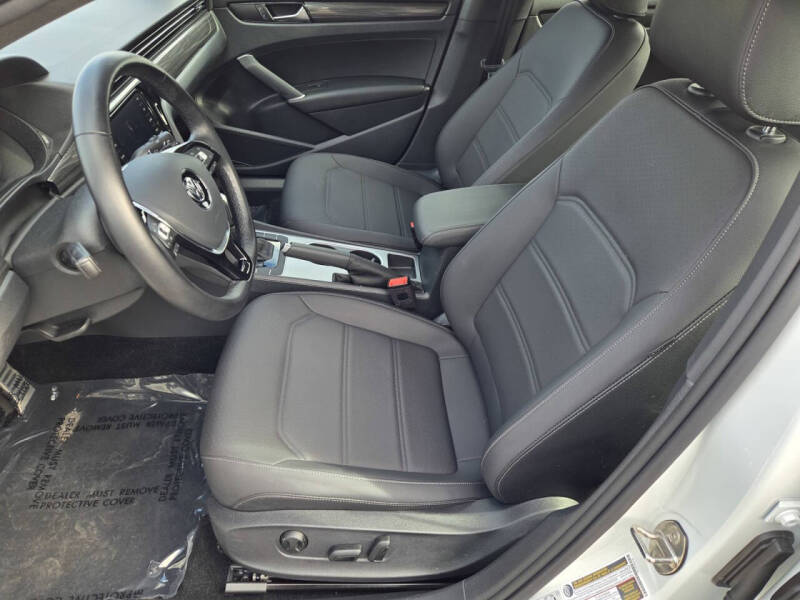 2021 Volkswagen Passat R-Line