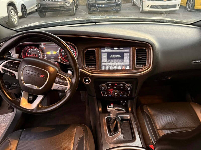 2017 Dodge Charger SXT