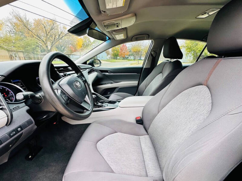 2018 Toyota Camry LE