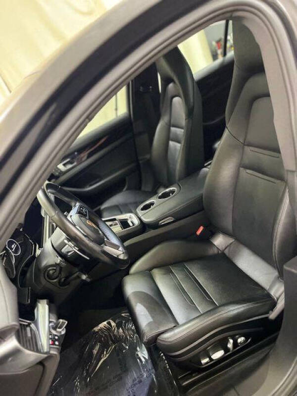 2018 Porsche Panamera 4
