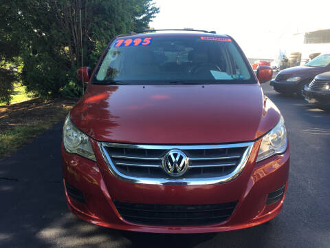 2009 Volkswagen Routan for sale at BIRD'S AUTOMOTIVE & CUSTOMS in Ephrata PA