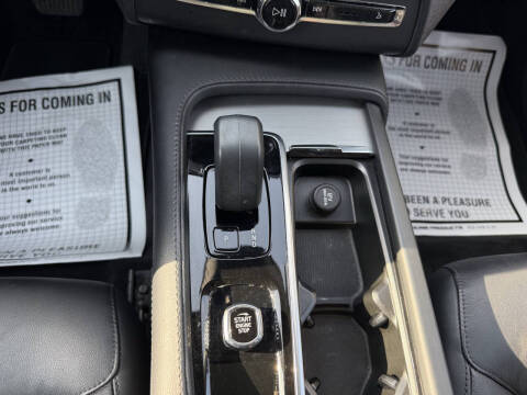 2023 Volvo XC90 B5 Core