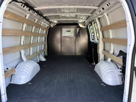 2025 Chevrolet Express 2500