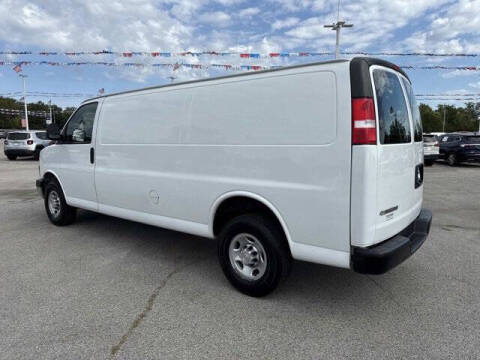2022 Chevrolet Express 2500