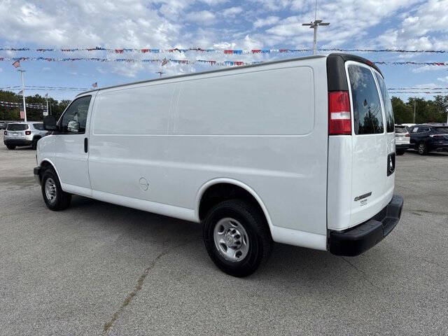 2022 Chevrolet Express 2500