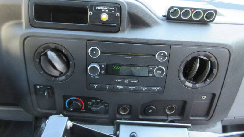 2013 Ford E-Series E-350 SD