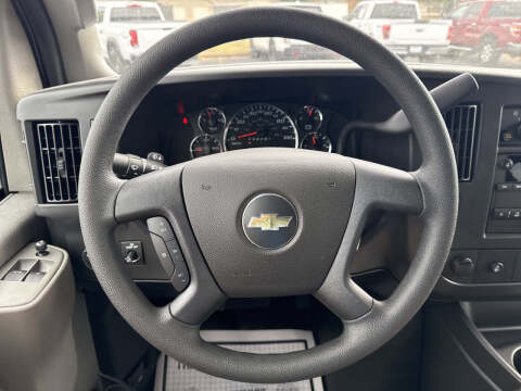 2025 Chevrolet Express LS 3500