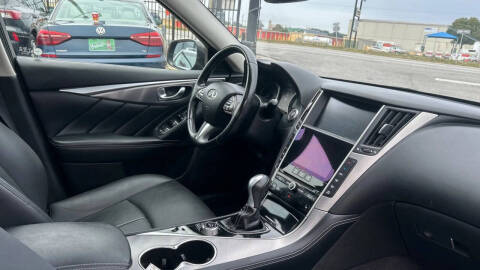 2015 Infiniti Q50 Premium