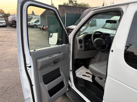 2013 Ford E-Series E-350 SD XL