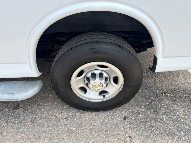 2024 Chevrolet Express 2500