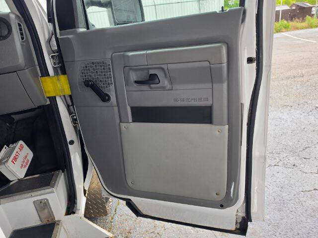 2009 Ford E-Series E-350 SD