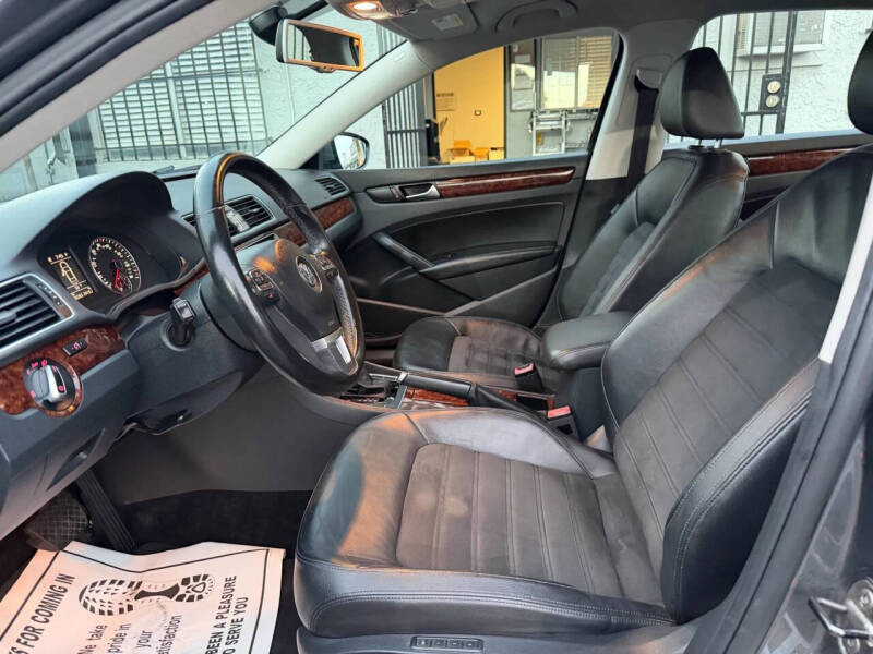 2012 Volkswagen Passat V6 SEL Premium