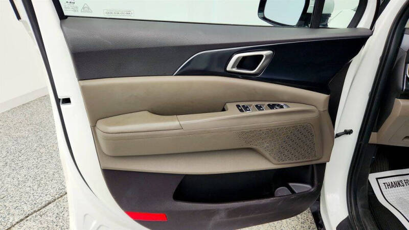2025 Kia Carnival LXS
