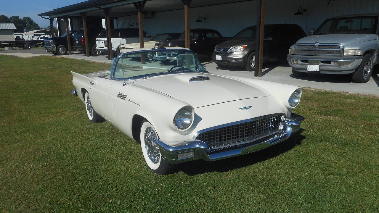1957 Ford Thunderbird 4