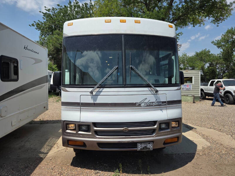 2000 Winnebago Adventure