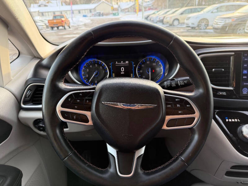 2017 Chrysler Pacifica Touring-L