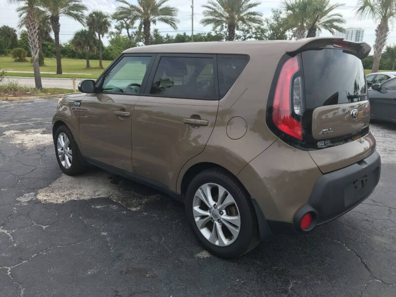 2015 Kia Soul null photo 3