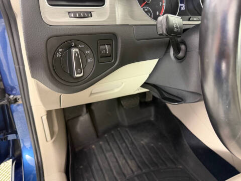 2017 Volkswagen Golf TSI SE