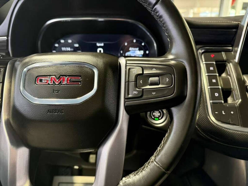 2024 GMC Yukon XL SLT