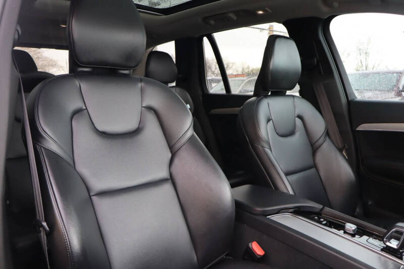 2023 Volvo XC90 B5 Core