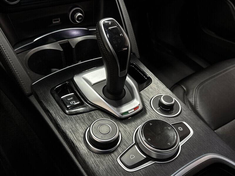 2020 Alfa Romeo Stelvio Sport