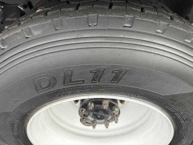 2023 Freightliner M2 106