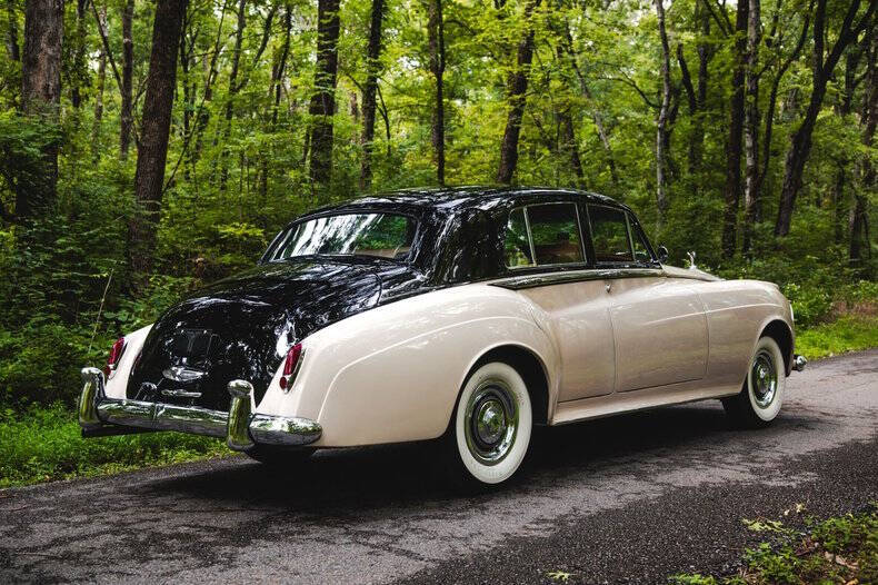 1961 Rolls-Royce SILVER CLOUD LWB