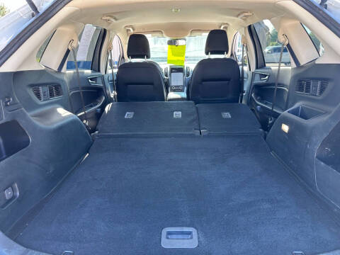2022 Ford Edge SE