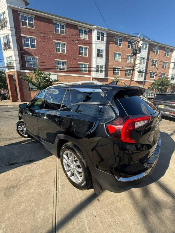 2022 GMC Terrain SLT