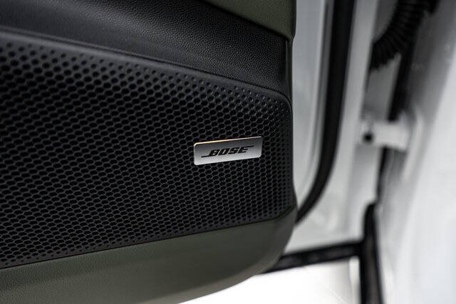 2025 Porsche Macan 4S Electric