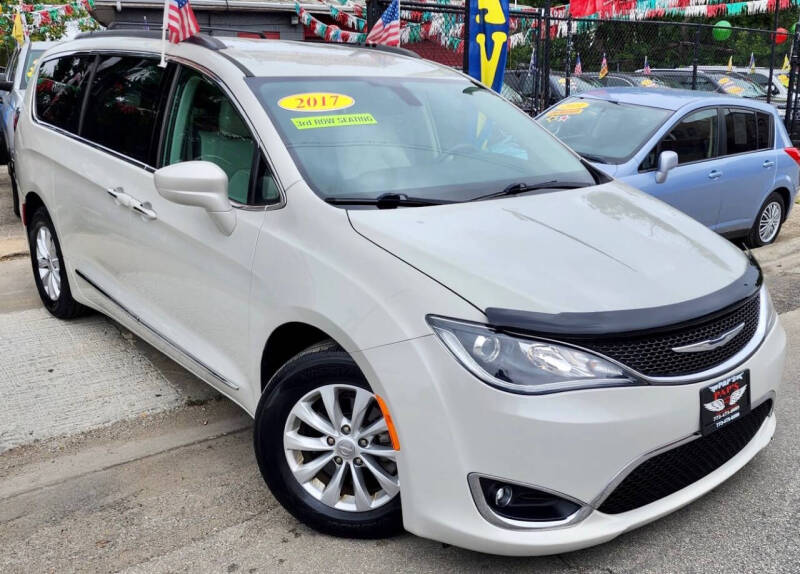 2017 Chrysler Pacifica for sale at Paps Auto Sales in Chicago IL