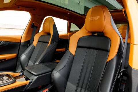 2025 Aston Martin DBX 707