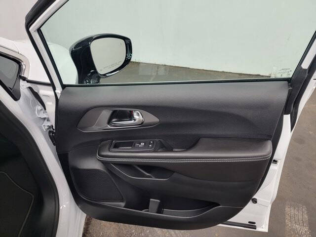 2026 Chrysler Voyager LX