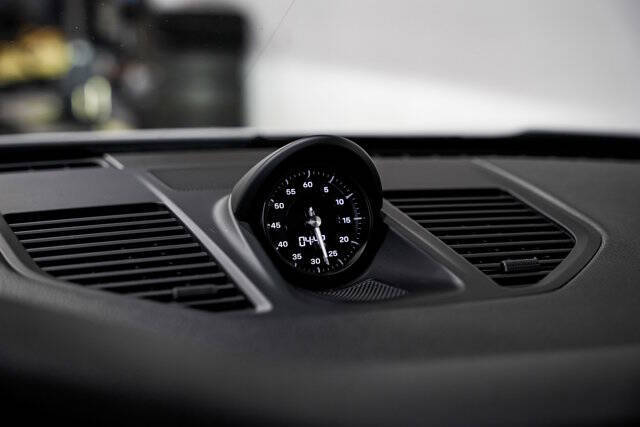 2020 Porsche 911 Carrera