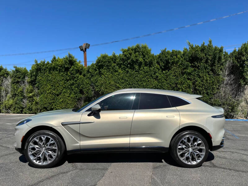 2021 Aston Martin DBX