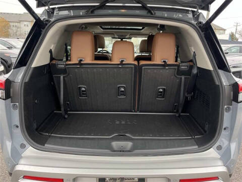 2025 Nissan Pathfinder Platinum