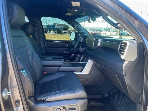 2025 Toyota Sequoia SR5