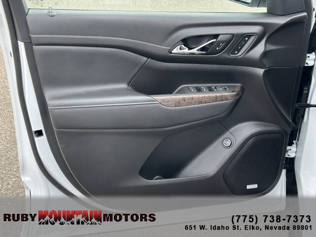 2023 GMC Acadia Denali