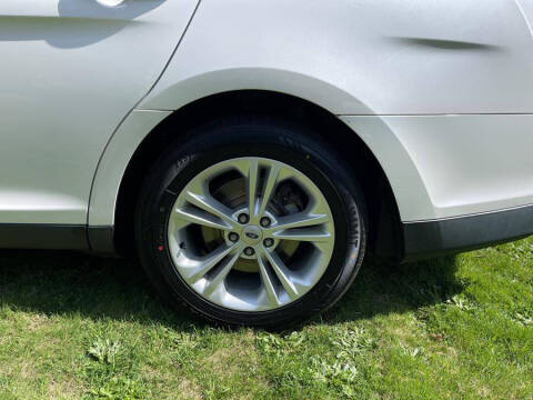 2014 Ford Taurus SEL