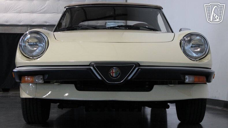 1985 Alfa Romeo Spider Veloce