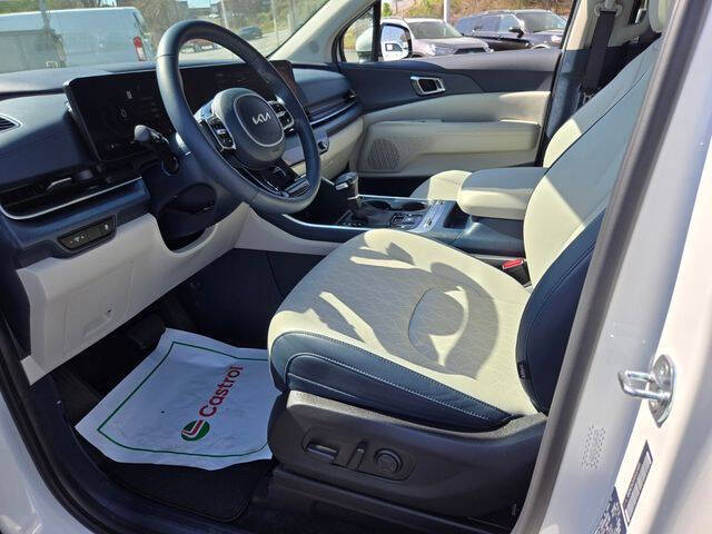 2025 Kia Carnival SX
