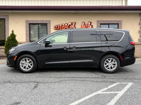 2023 Chrysler Pacifica Touring L