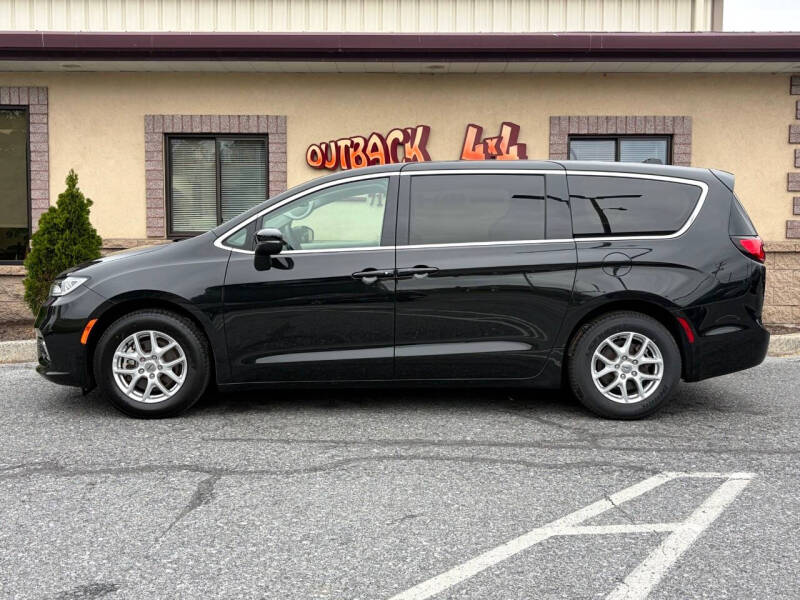 2023 Chrysler Pacifica Touring L