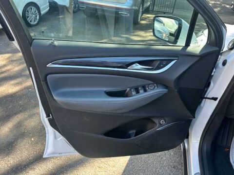 2022 Buick Enclave Essence