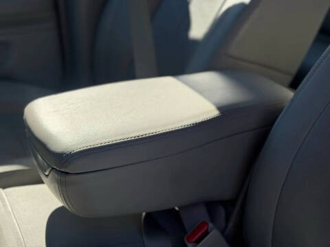 2011 Cadillac DTS Luxury Collection